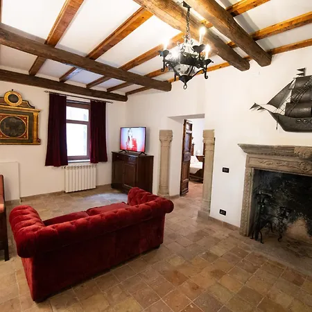 La Casa Del Maestro *